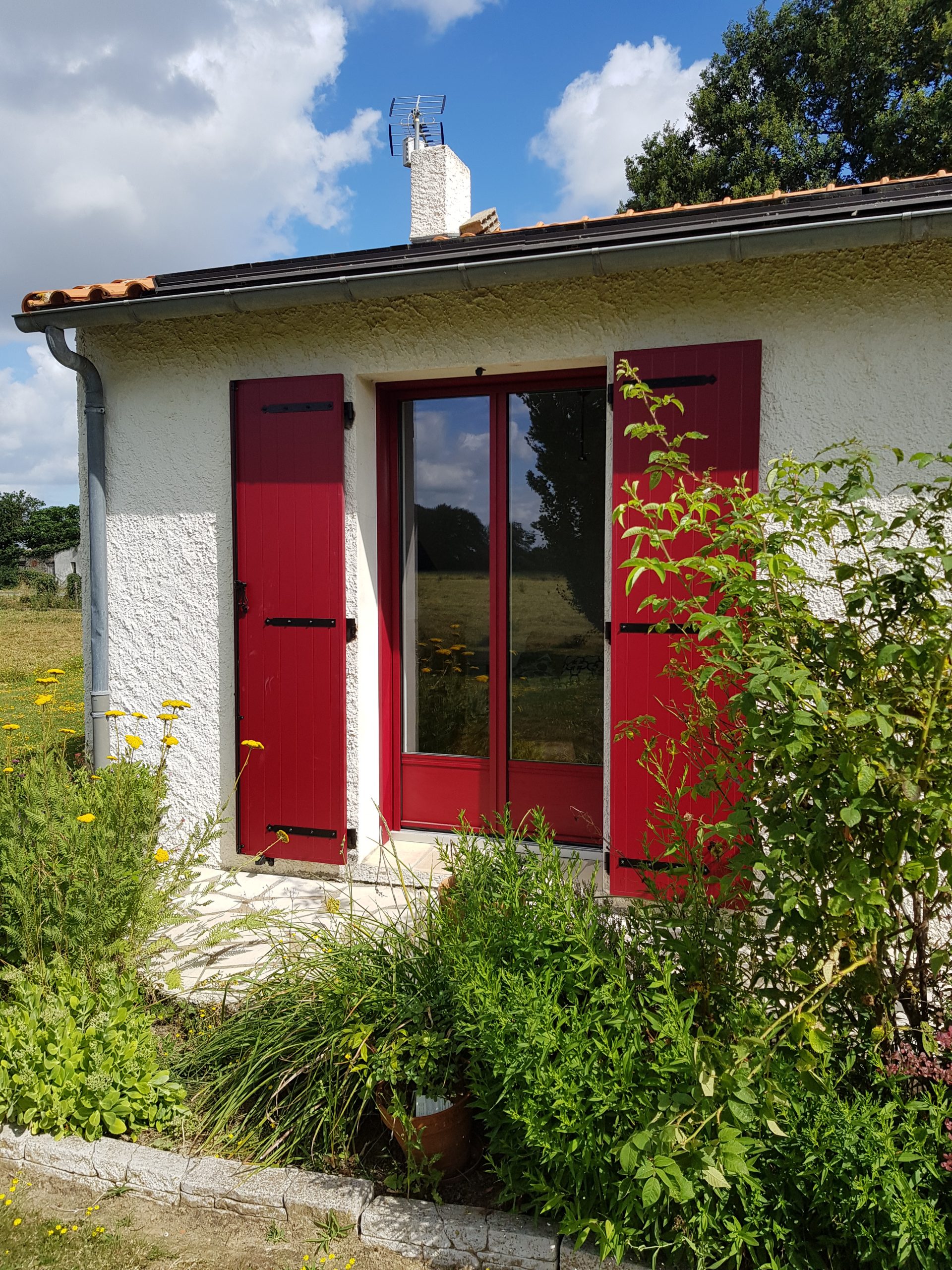 Réalisation de menuiserie extérieure par RLCM, menuisier à Montaigu