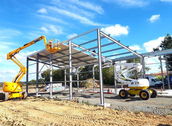 Réalisation d'une construction de bâtiments agricoles & industriels par RLCM, menuisier à Montaigu